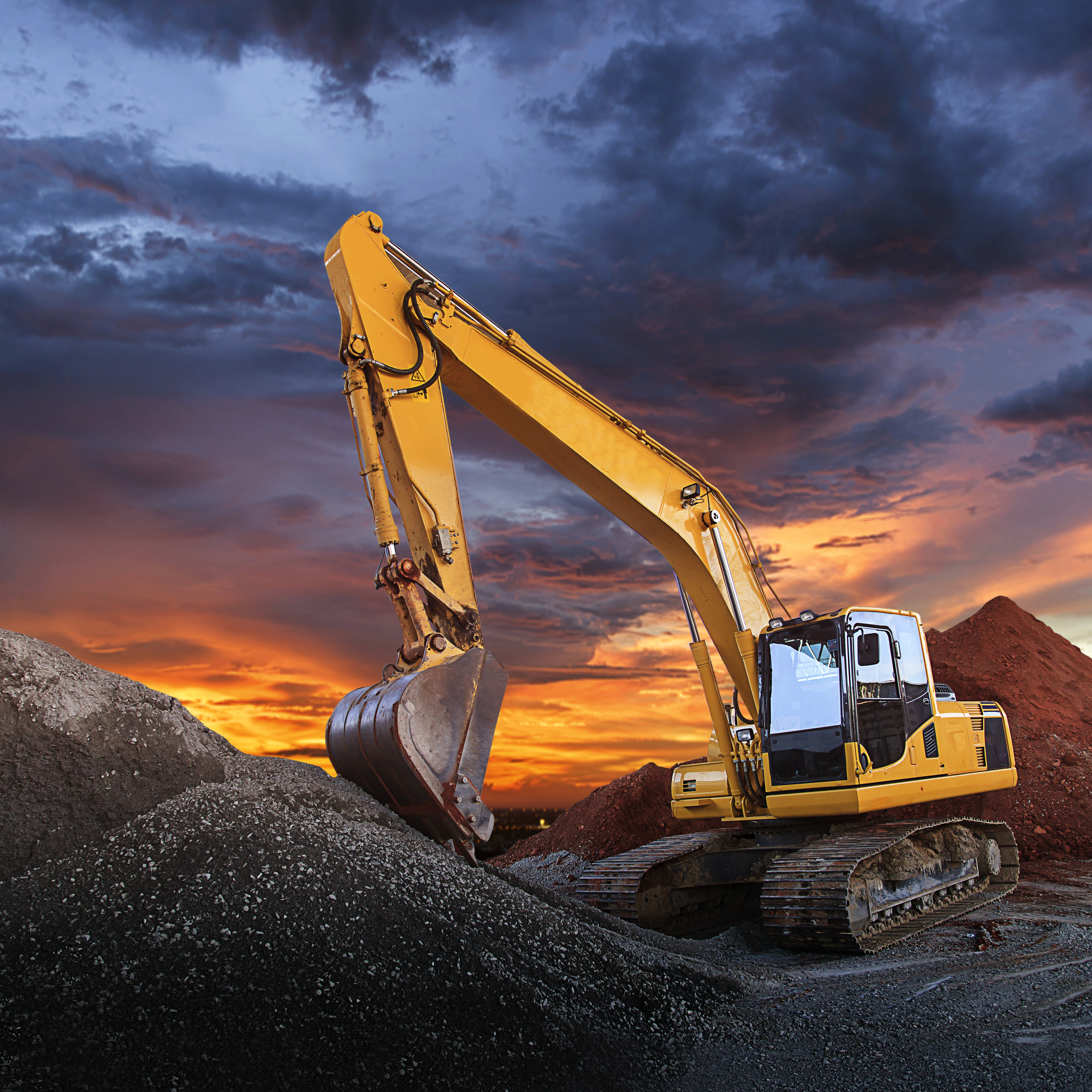 excavator-in-the-evening-working-in-the-dark.jpg